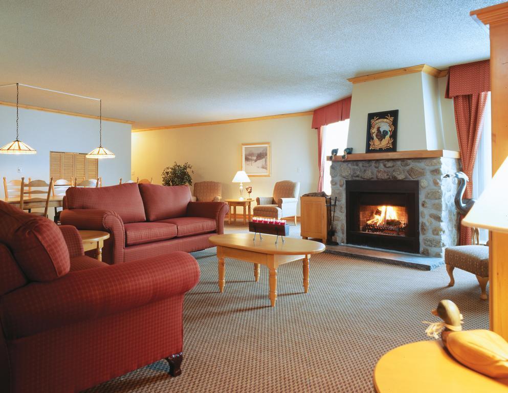 Hotel Le Chantecler Sainte-Adèle Екстериор снимка