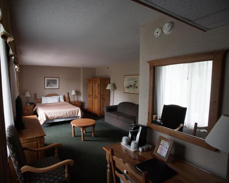 Hotel Le Chantecler Sainte-Adèle Екстериор снимка