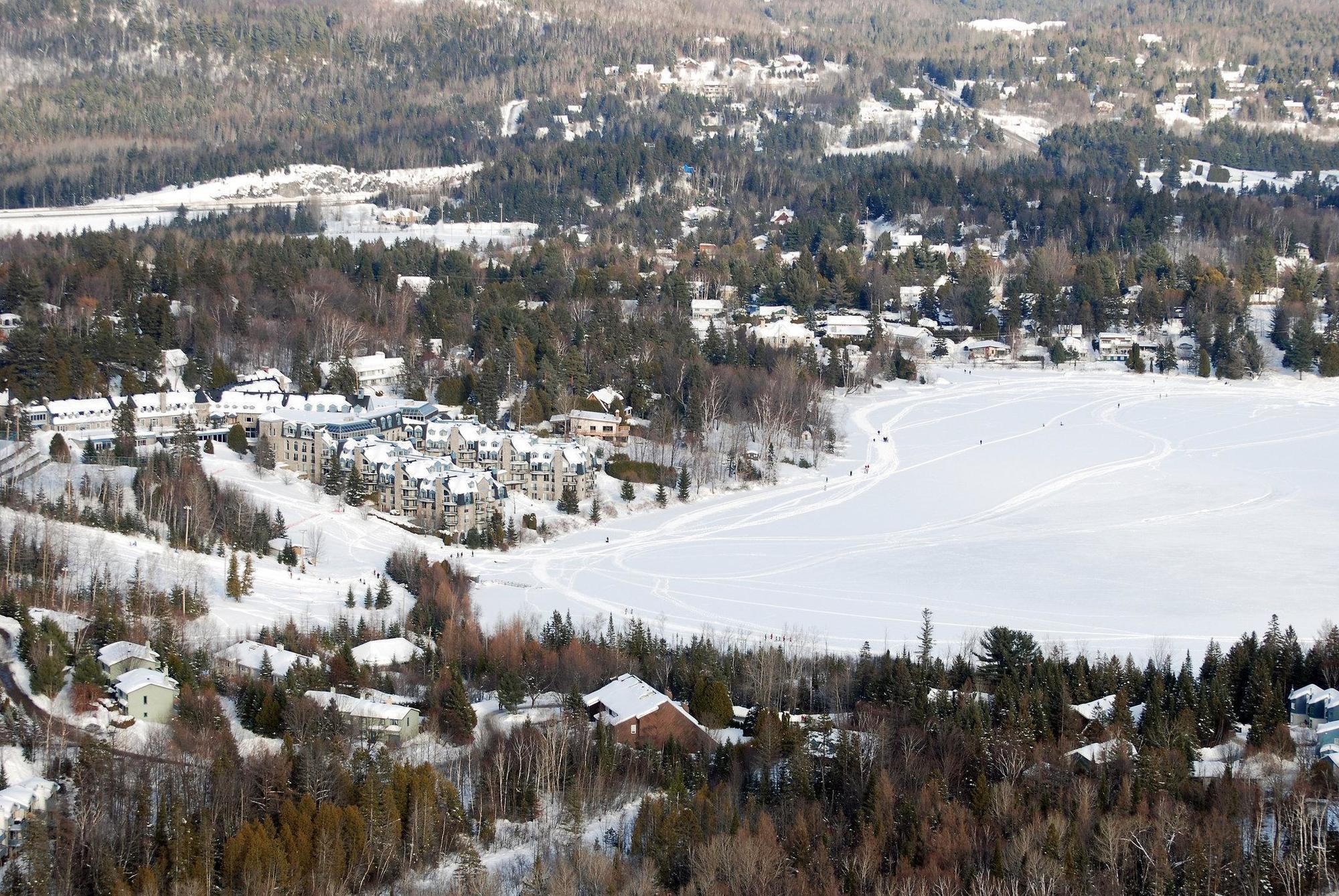 Hotel Le Chantecler Sainte-Adèle Екстериор снимка