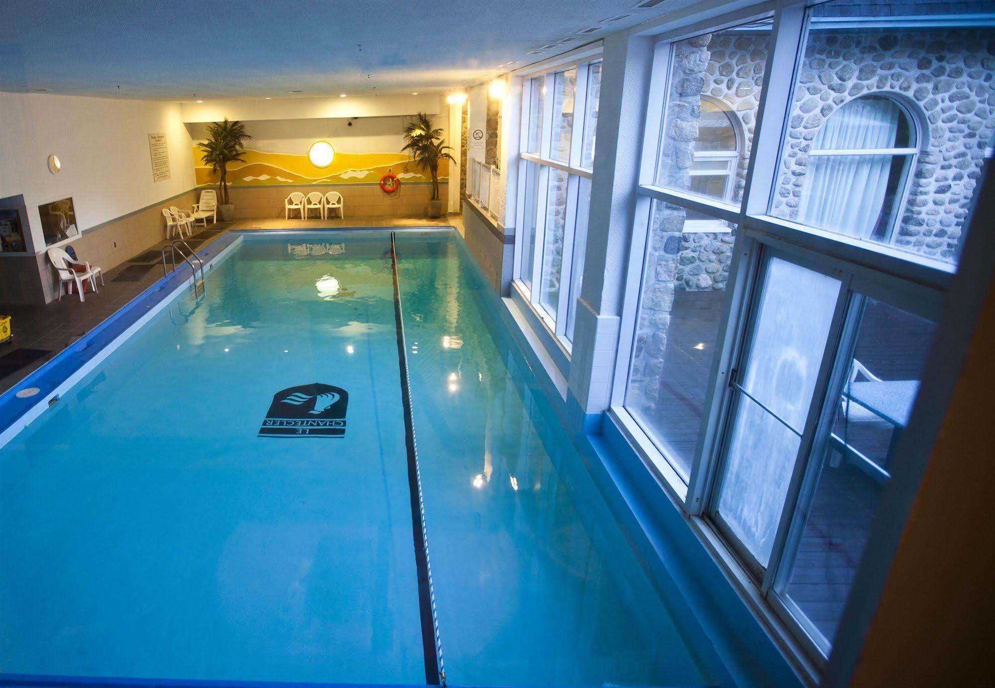 Hotel Le Chantecler Sainte-Adèle Екстериор снимка