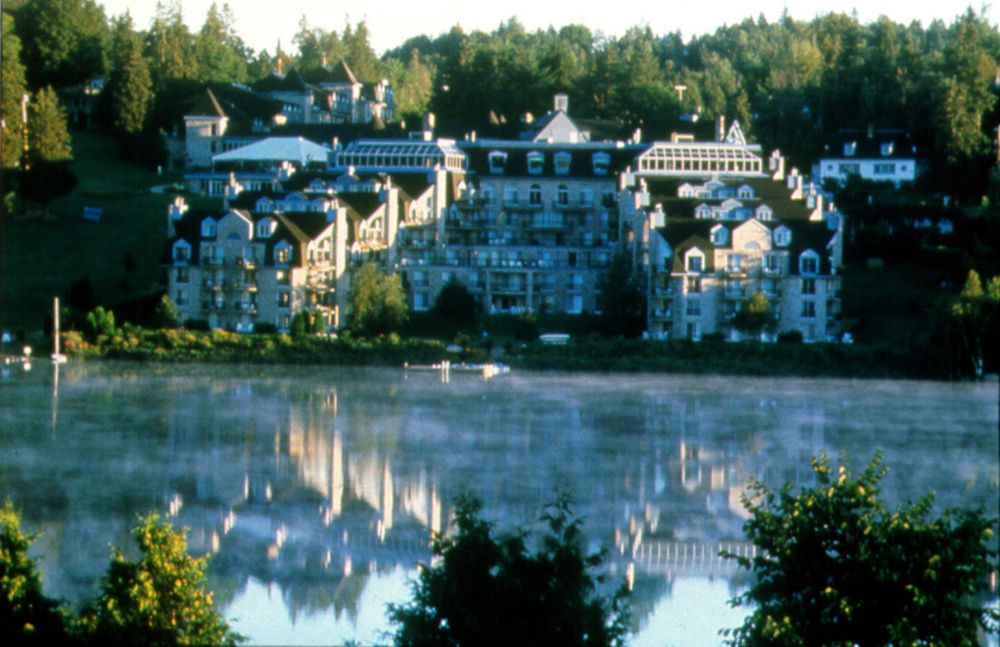 Hotel Le Chantecler Sainte-Adèle Екстериор снимка